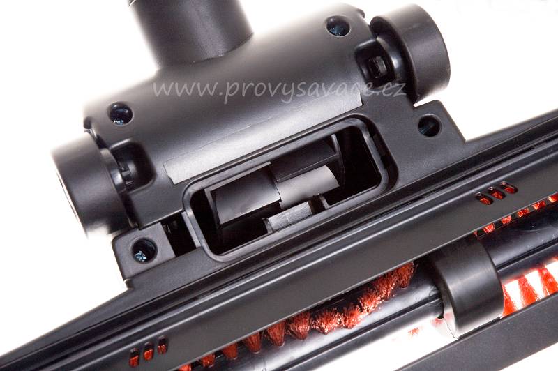 Detail turbíny rotační hubice Rowenta Maxi Turbo Brush